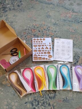 Quilling Paper Craft Kit with Colorful Strips